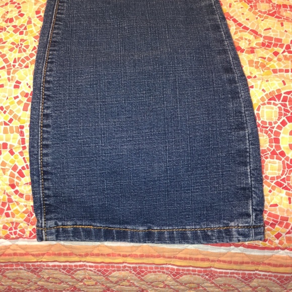 Women’s Levi’s Jeans 518 - Picture 5 of 13